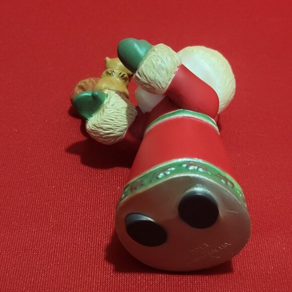 Hallmark A Visit From Santa Squirrel 2013 Christmas Tree Ornament - Picture 6 of 12